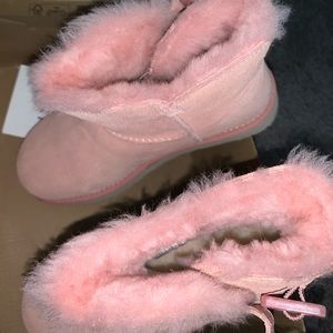 Pink uggs